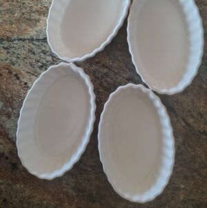 Crate&Barrel White Oval Scalloped Dish Set Of 4
